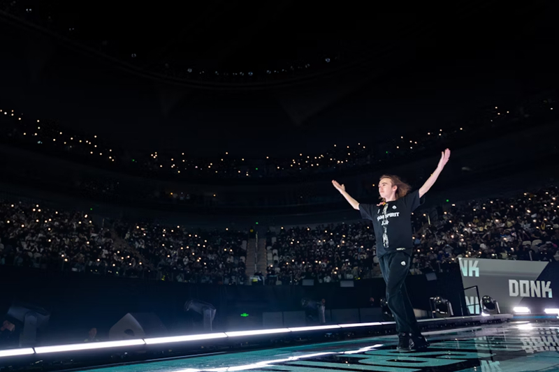 格林以低持 格林以低持